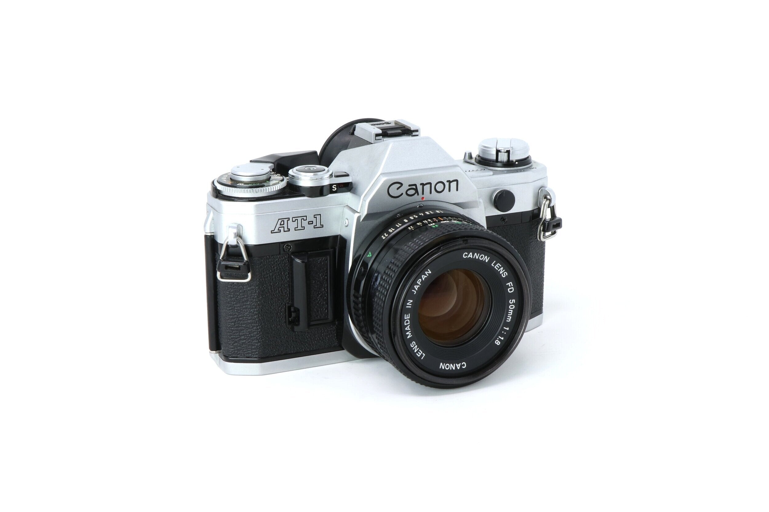 Canon Appareil photo reflex AV-1 35 mm avec objectif Canon FD 50 mm 1:1.8 Canon Appareil photo reflex AV-1 35 mm avec objectif Canon FD 50 mm 1:1.8