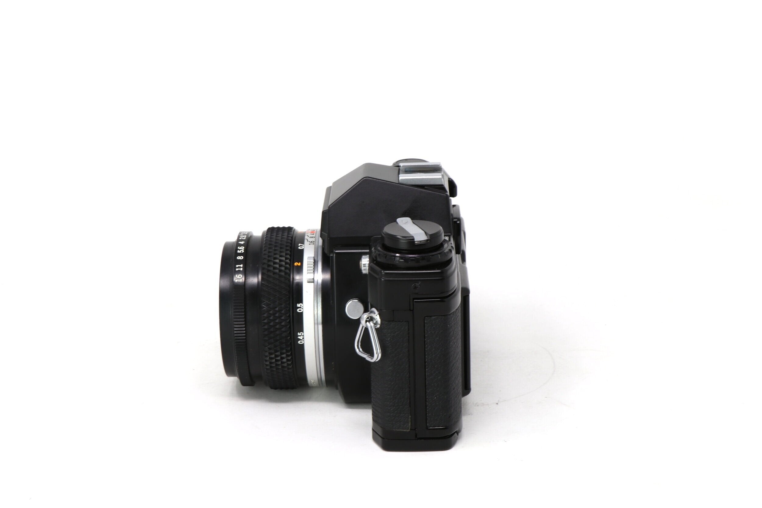Olympus OM-10 35mm Film Camera with 50mm lens (Black) – Relics