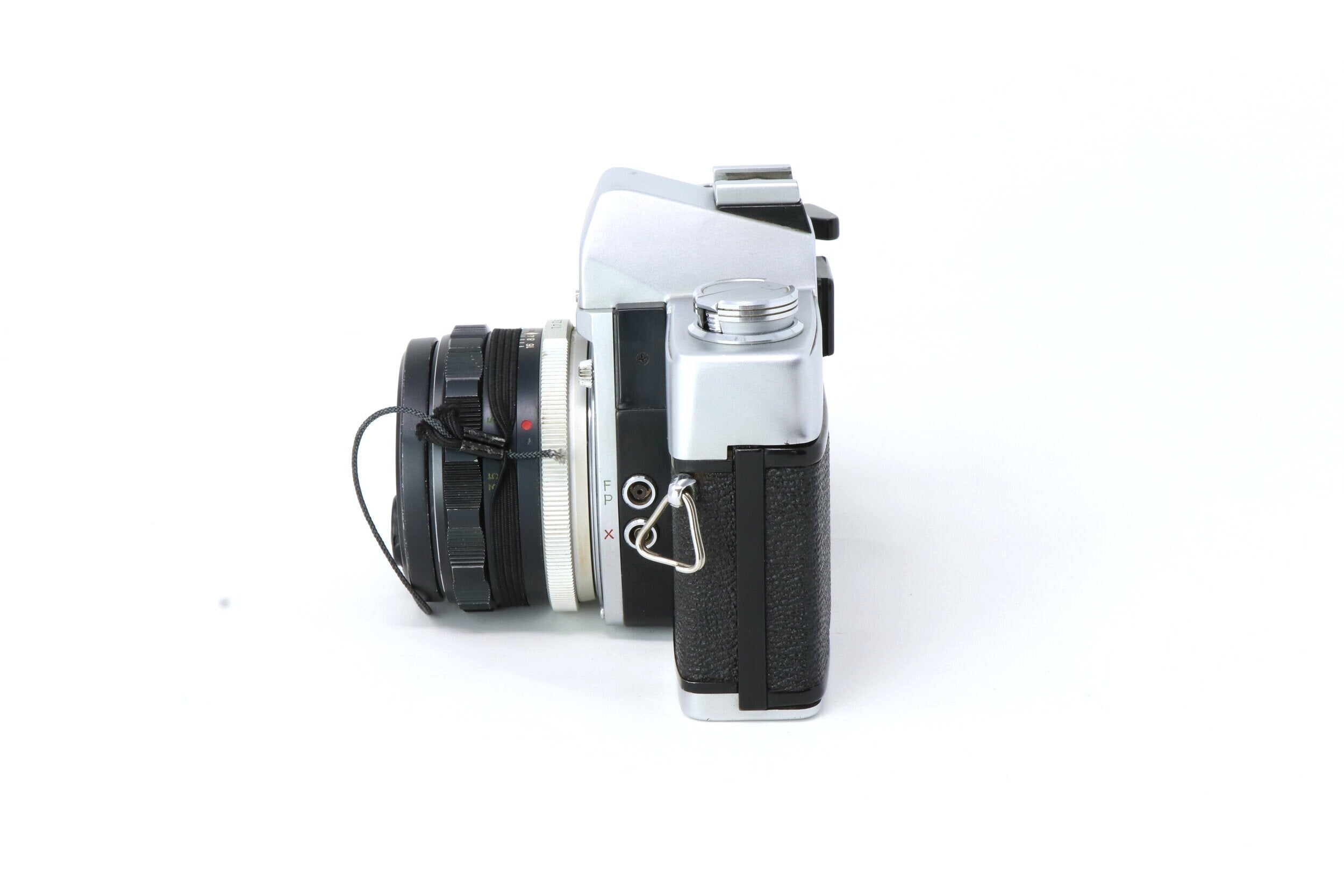 Minolta SRT 101 35mm Film Camera with 50mm lens (1969) – Relics